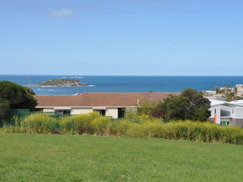 12 Rosemary Crt, Encounter Bay SA 5211