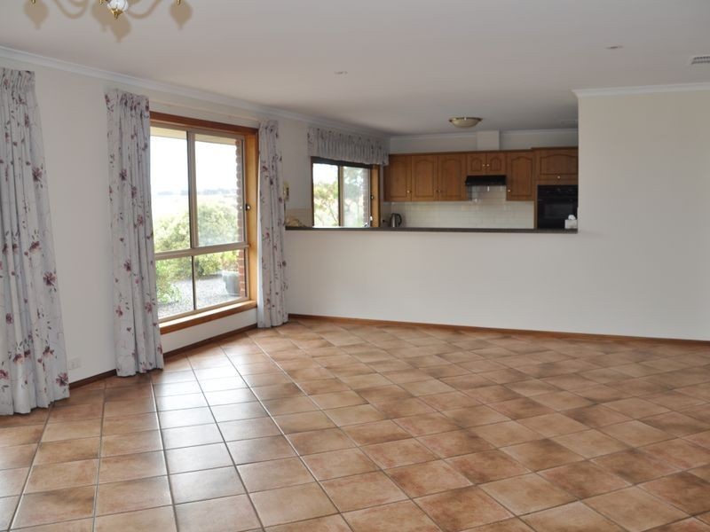 7 Shetland Crt, Hindmarsh Valley SA 5211