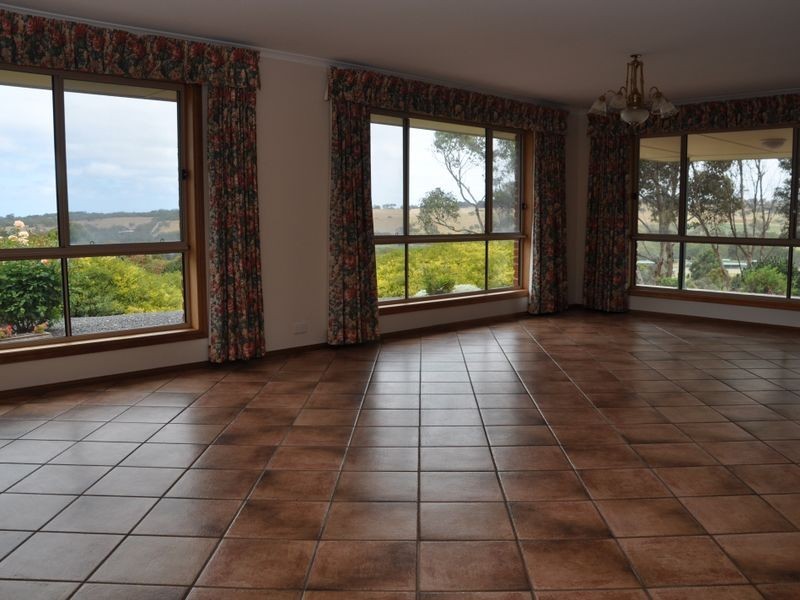 7 Shetland Crt, Hindmarsh Valley SA 5211