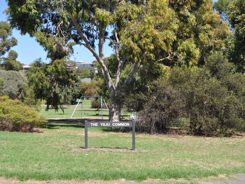 4 Simpson Avenue, Encounter Bay SA 5211