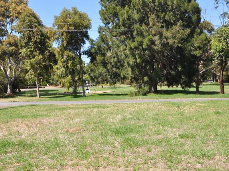 4 Simpson Avenue, Encounter Bay SA 5211