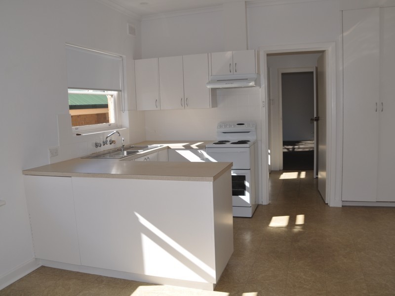 8 Pioneer Ave, Port Elliot SA 5212