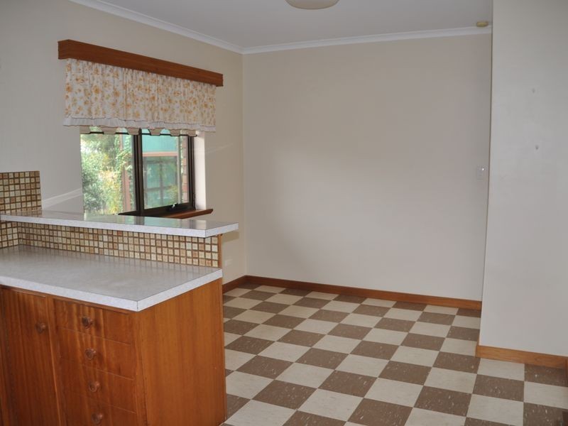 51 Renown Avenue, Victor Harbor SA 5211