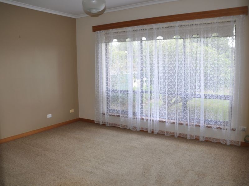 51 Renown Avenue, Victor Harbor SA 5211