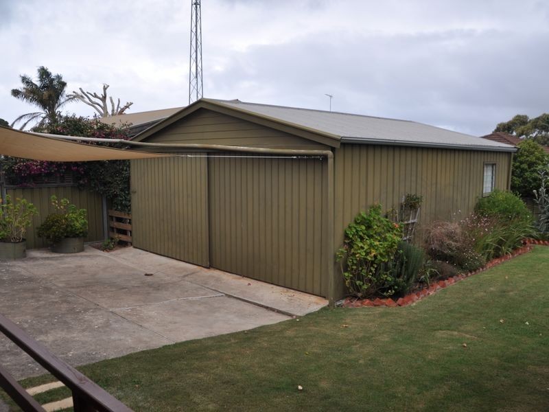 51 Renown Avenue, Victor Harbor SA 5211