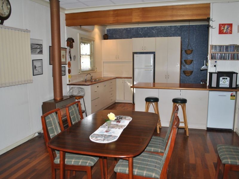5 Field Avenue, Victor Harbor SA 5211
