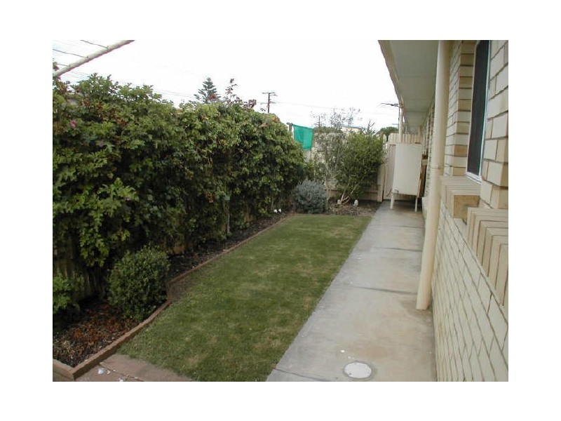 3/4 Russell Street, Encounter Bay SA 5211
