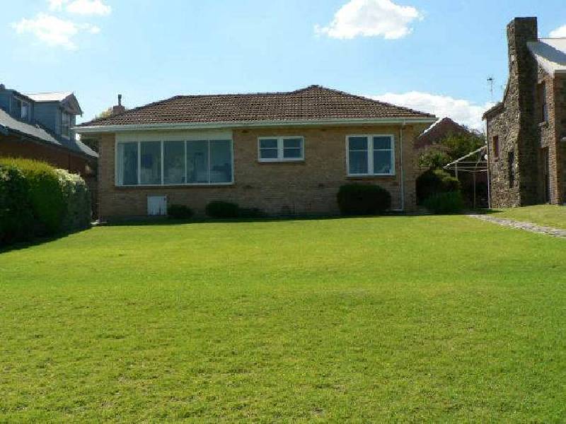 62 Hindmarsh Road, Victor Harbor SA 5211