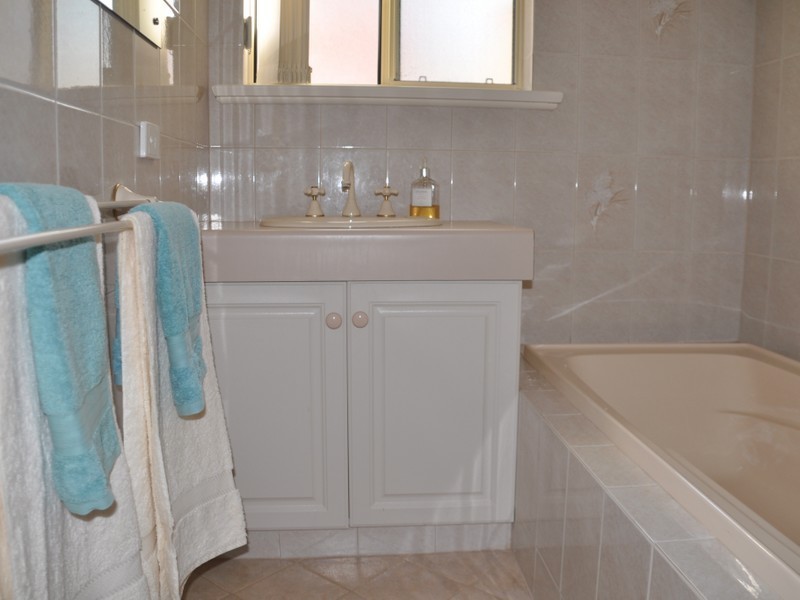 23 Lakeside Circuit, Encounter Bay SA 5211