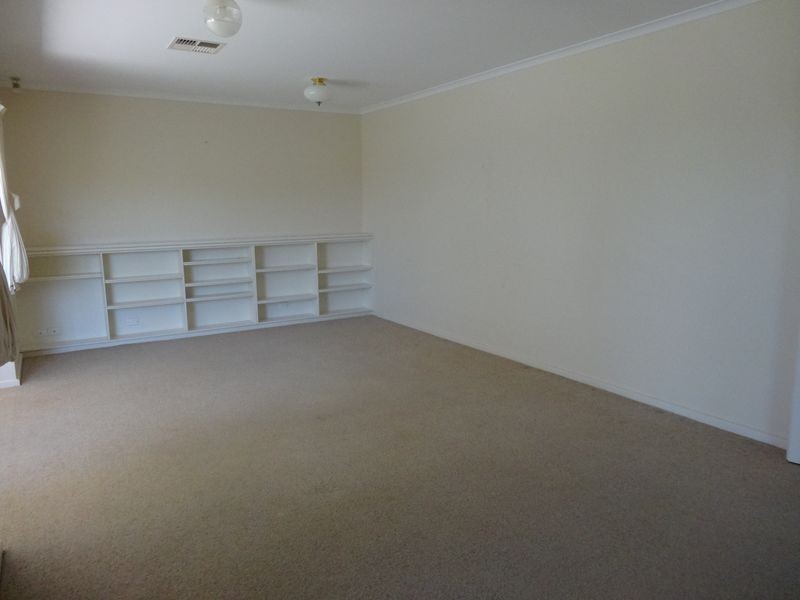 35 Renown Avenue, Victor Harbor SA 5211