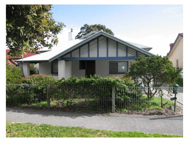 19 Sturt Street, Victor Harbor SA 5211