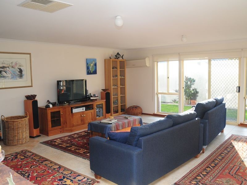 11 Russell Street, Encounter Bay SA 5211