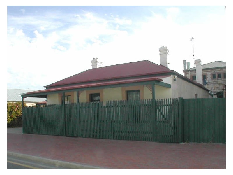 10 Railway Terrace, Victor Harbor SA 5211