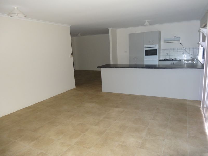 4 Yates Avenue, Hayborough SA 5211