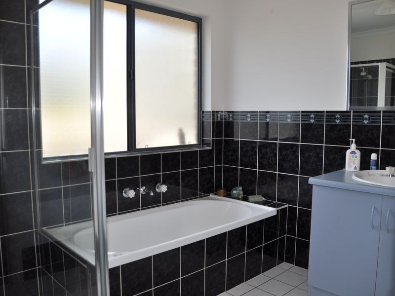 4 Yates Avenue, Hayborough SA 5211