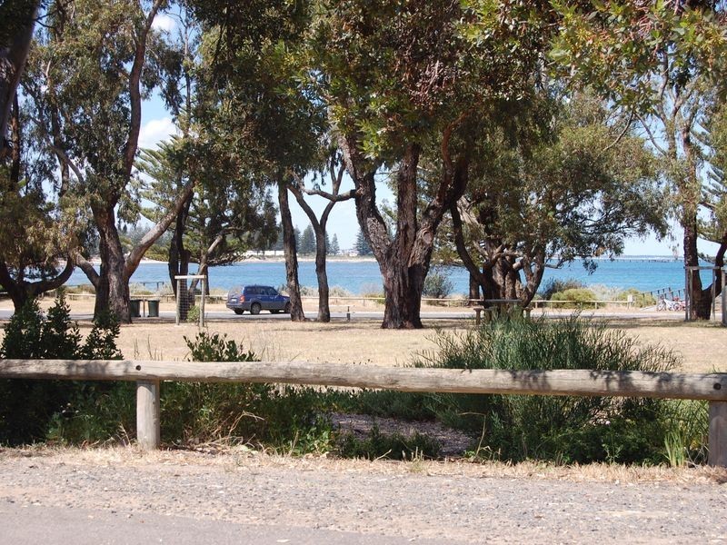33 Kent Drive, Encounter Bay SA 5211