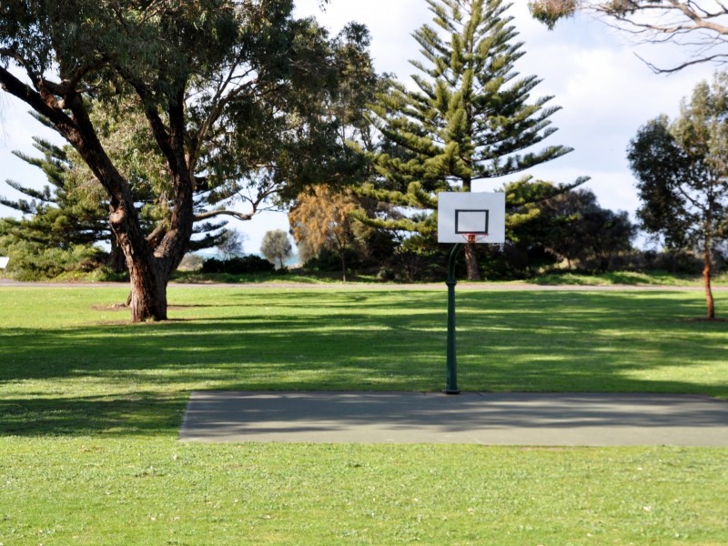 33 Kent Drive, Encounter Bay SA 5211