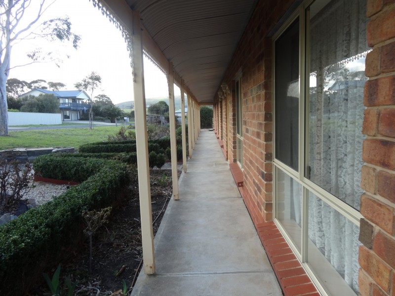 2 Manly Grove, Hayborough SA 5211