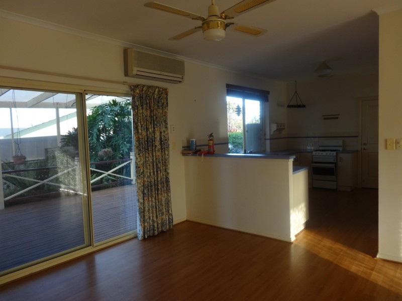 2 Manly Grove, Hayborough SA 5211