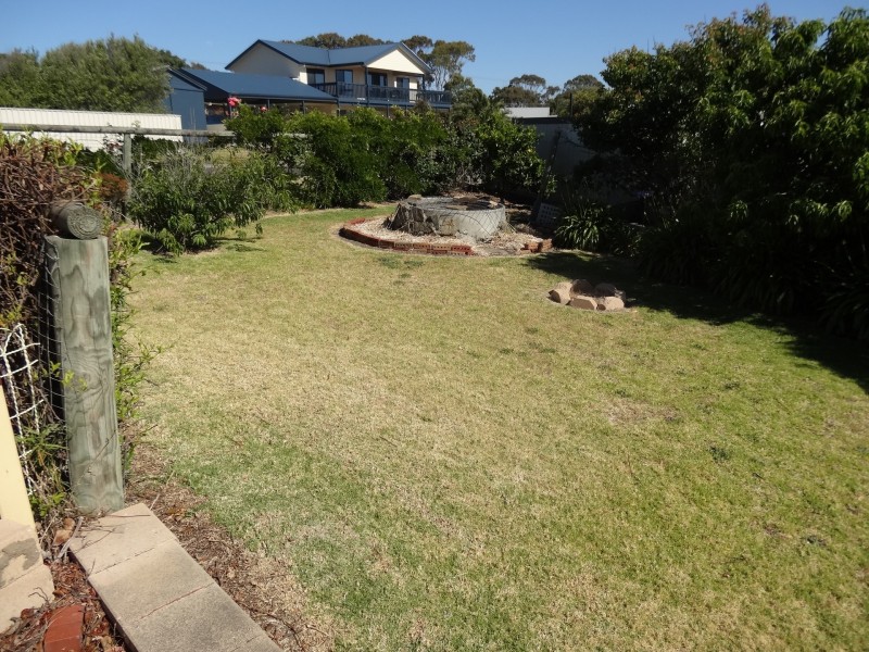 2 Manly Grove, Hayborough SA 5211