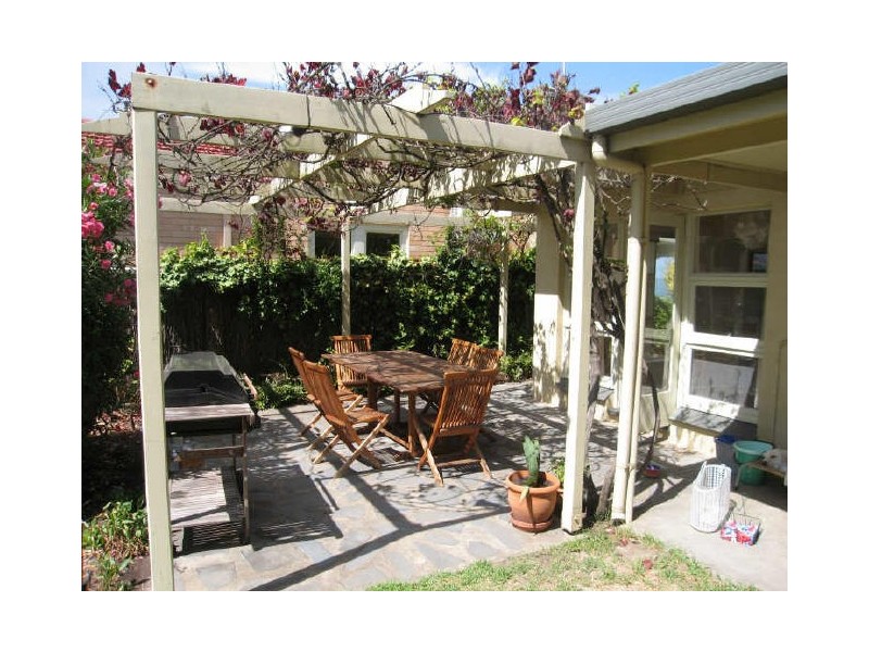 8 Bridge Terrace, Victor Harbor SA 5211