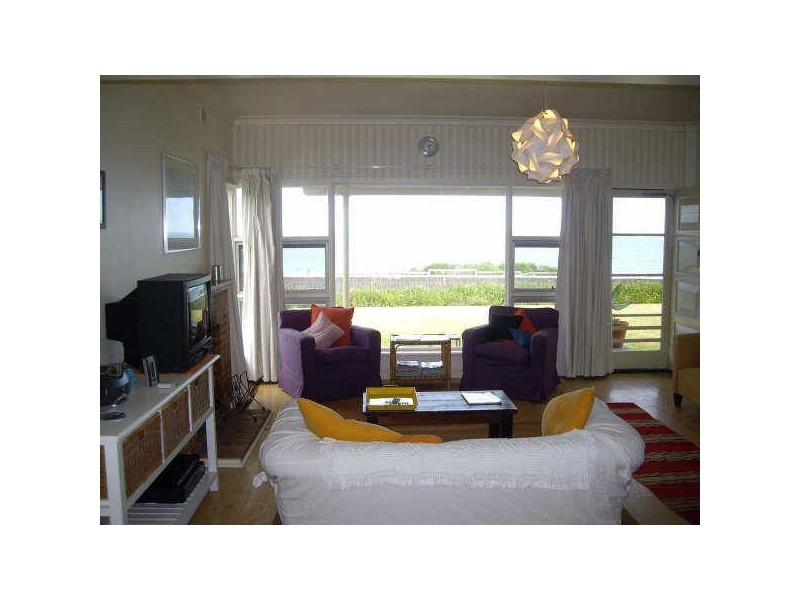 8 Bridge Terrace, Victor Harbor SA 5211