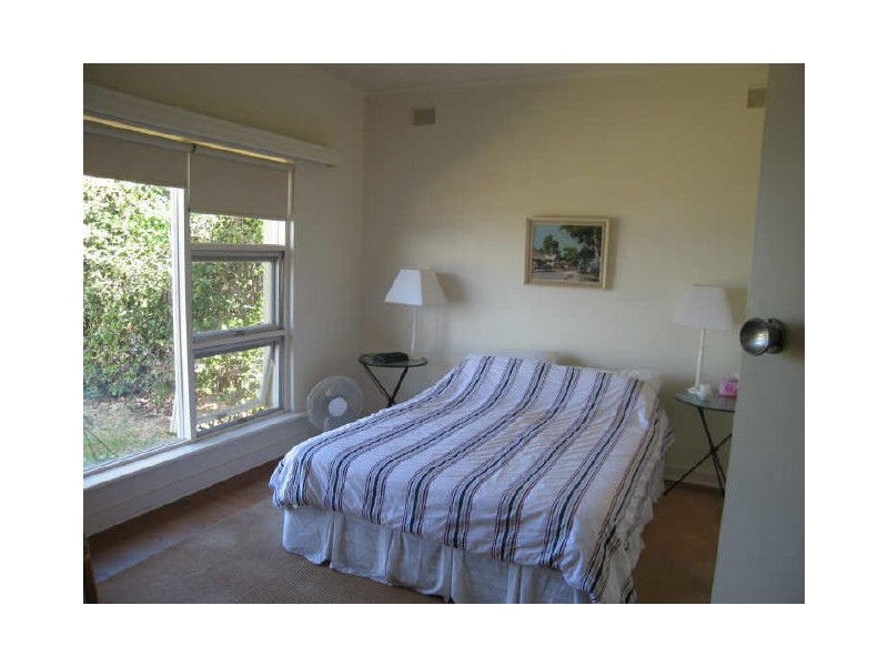 8 Bridge Terrace, Victor Harbor SA 5211