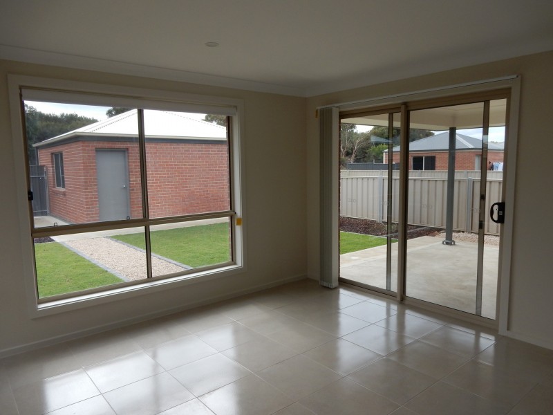 19 Princes Royal Parade, Hindmarsh Island SA 5214