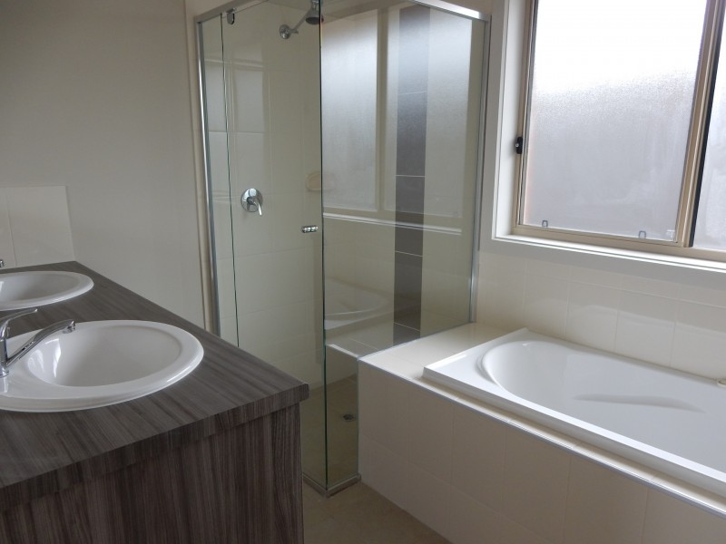 19 Princes Royal Parade, Hindmarsh Island SA 5214