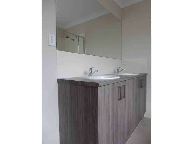 19 Princes Royal Parade, Hindmarsh Island SA 5214