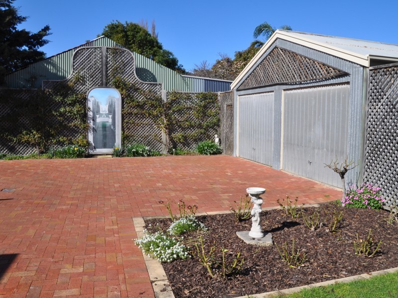 85 Crozier Road, Victor Harbor SA 5211