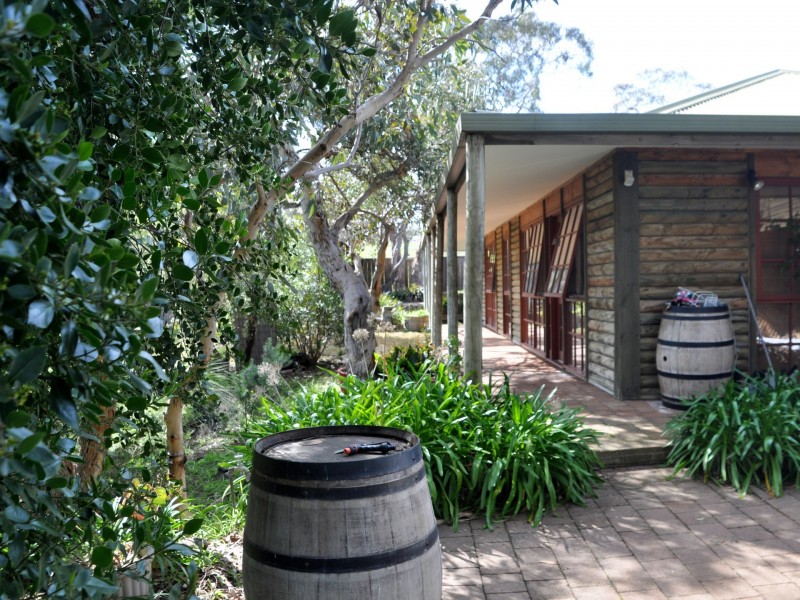 18 Altman Ave, Victor Harbor SA 5211