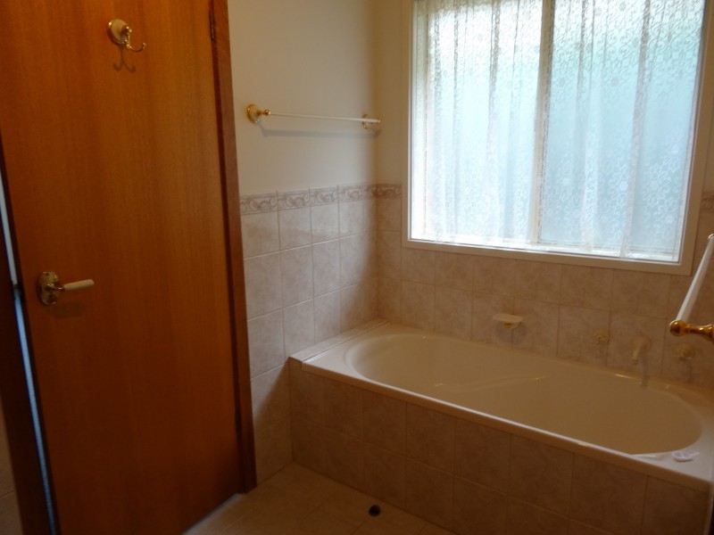 3 Yates Avenue, Hayborough SA 5211
