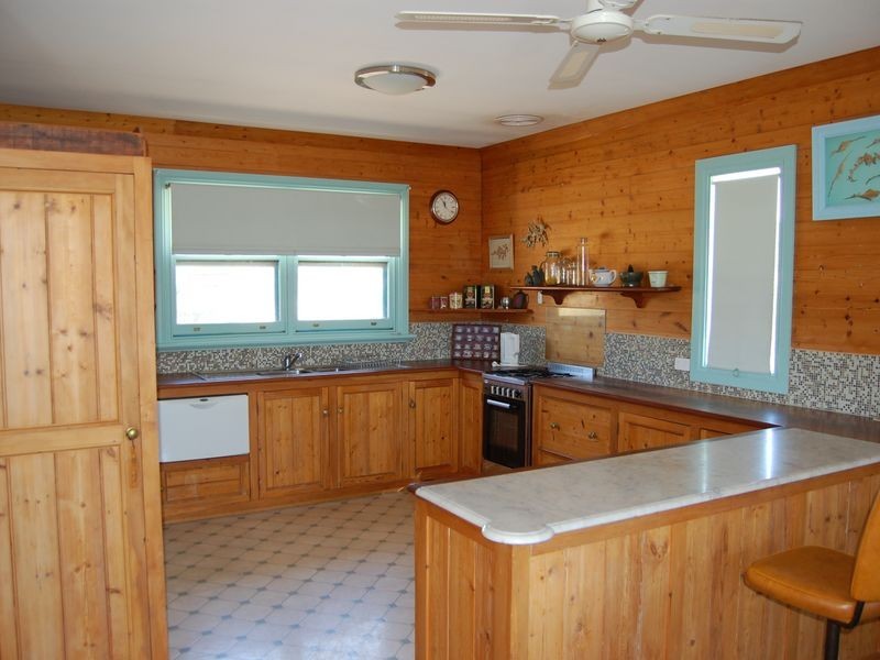 23 Barton Street, Port Elliot SA 5212