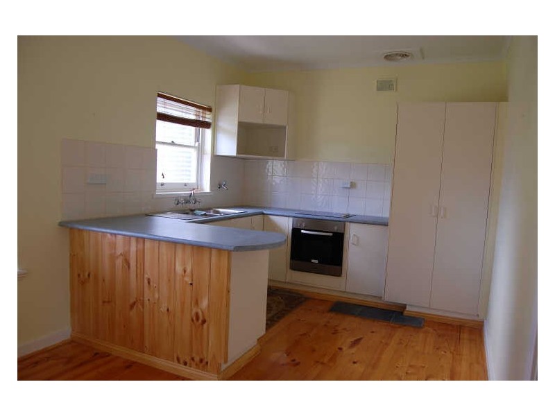 11 Newland Street, Victor Harbor SA 5211