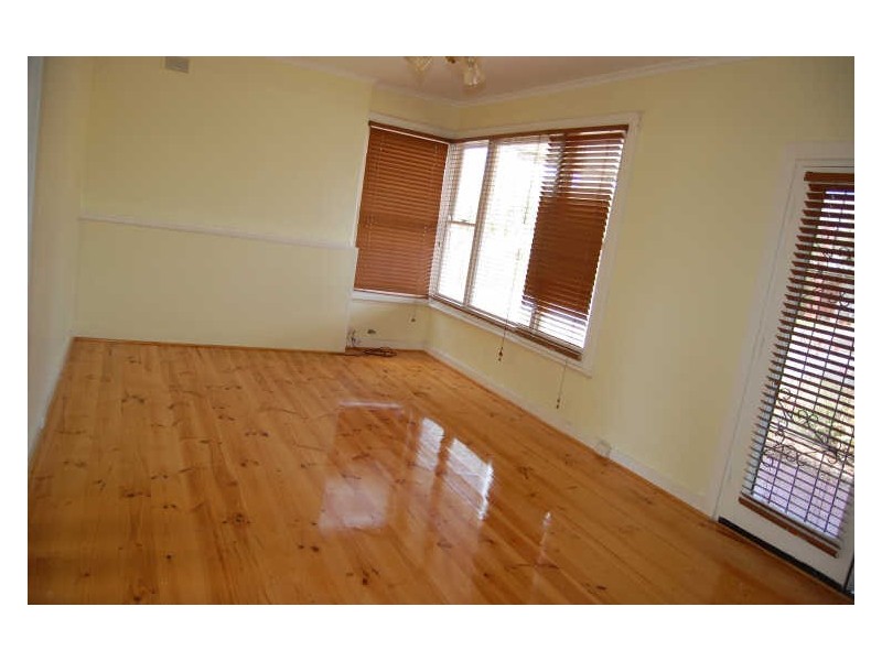 11 Newland Street, Victor Harbor SA 5211