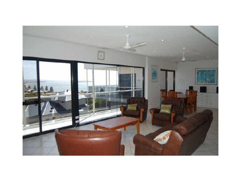 8 Eddy Crt, Encounter Bay SA 5211