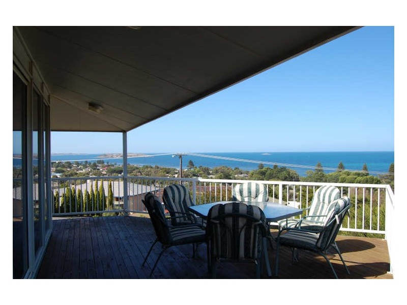 9 Nanyari Avenue, Encounter Bay SA 5211