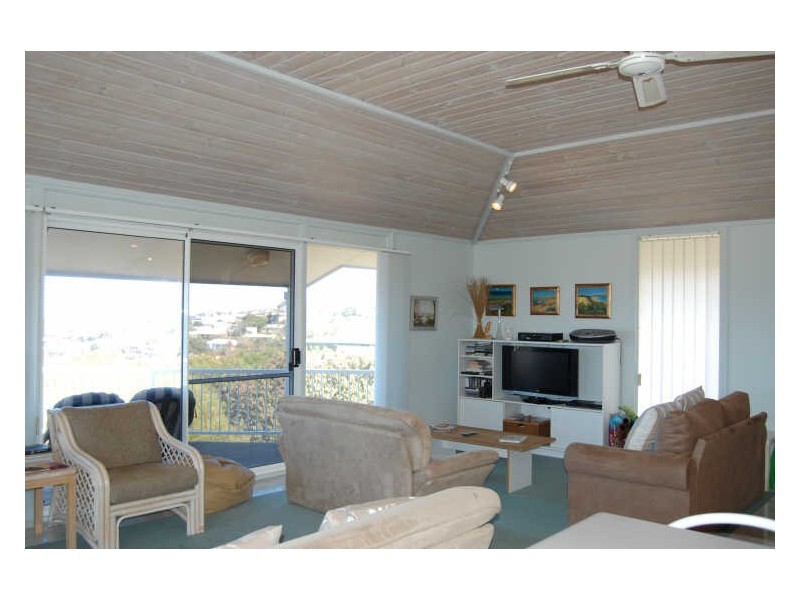 9 Nanyari Avenue, Encounter Bay SA 5211