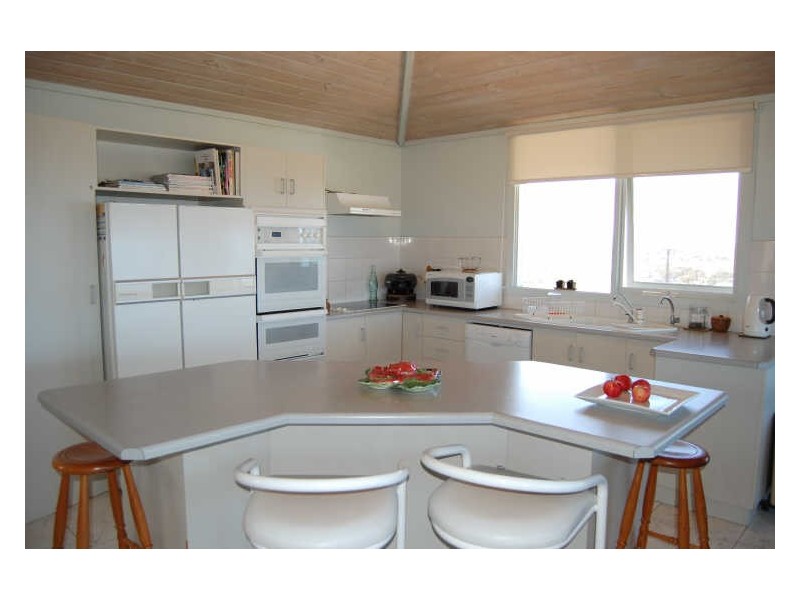 9 Nanyari Avenue, Encounter Bay SA 5211