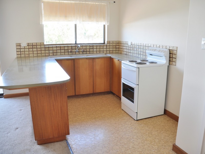 11 Hillview Road, Victor Harbor SA 5211