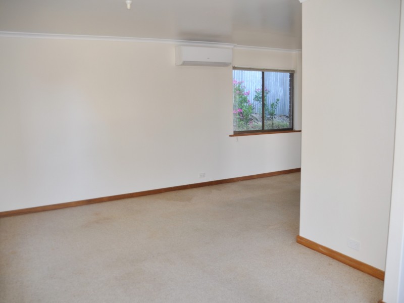 11 Hillview Road, Victor Harbor SA 5211