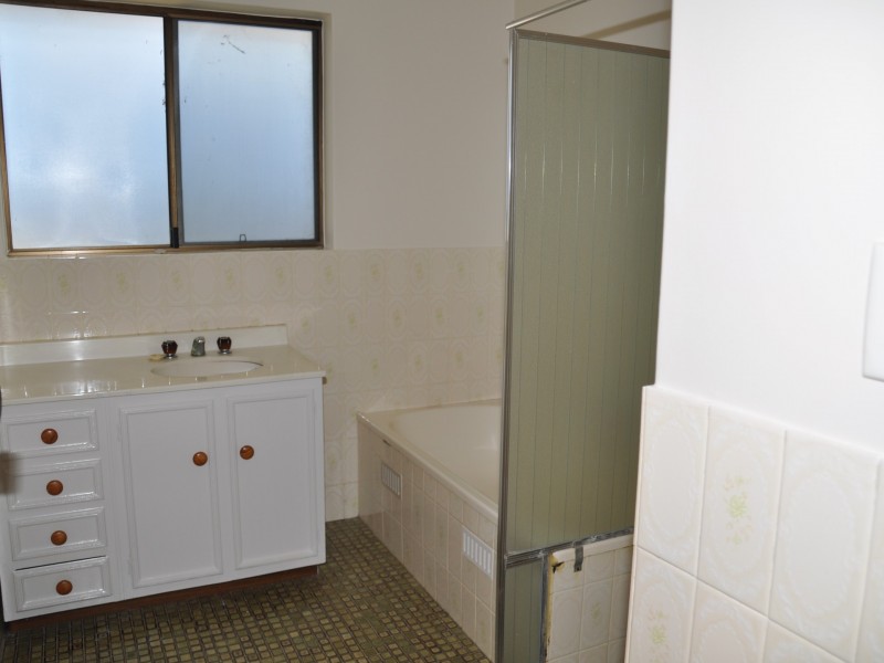 11 Hillview Road, Victor Harbor SA 5211