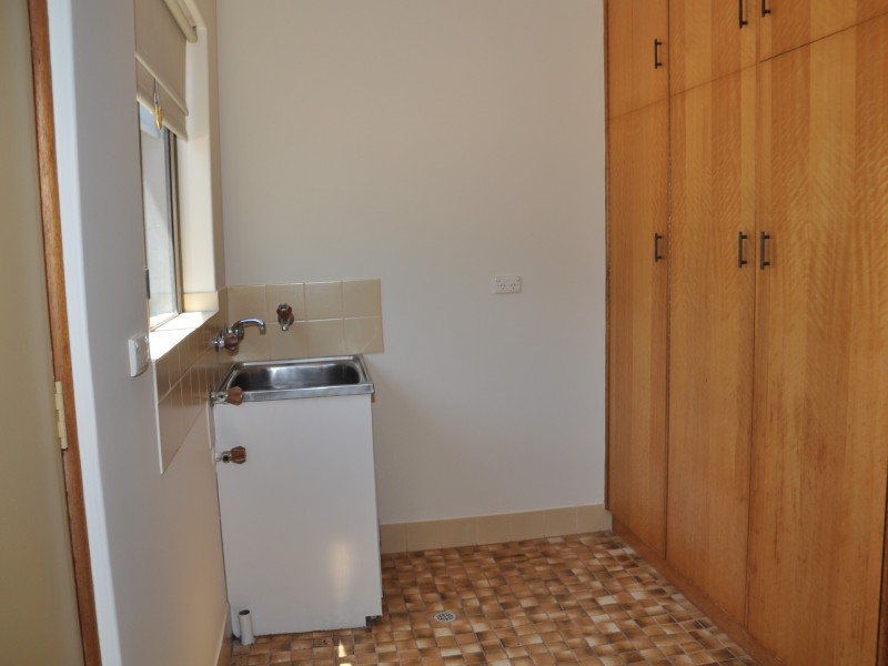 11 Hillview Road, Victor Harbor SA 5211