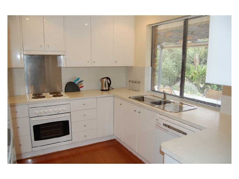 6 Barton Street, Port Elliot SA 5212