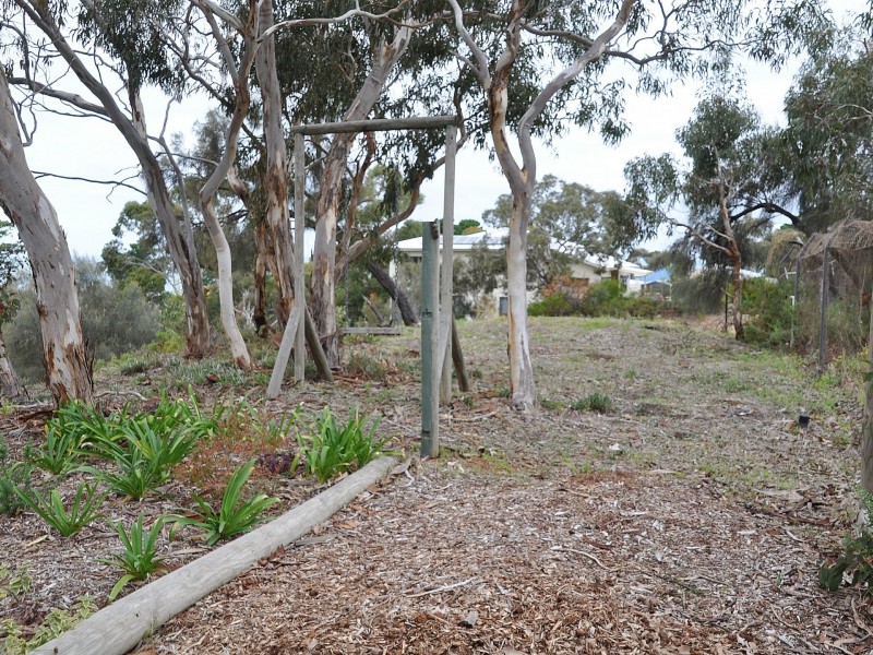 28 Warland Avenue, Victor Harbor SA 5211