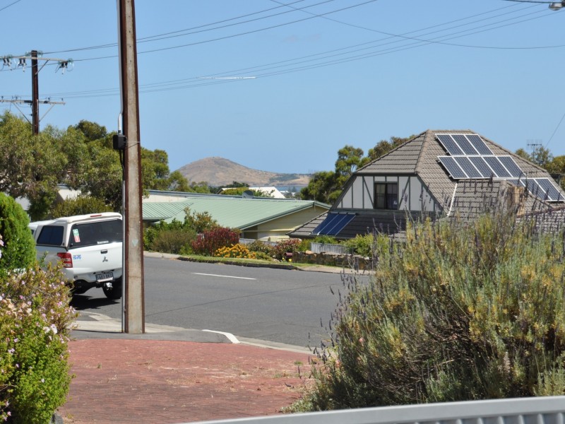 20 Greenhills Road, Victor Harbor SA 5211