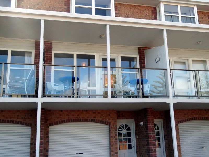 6/22 Esplanade, Victor Harbor SA 5211