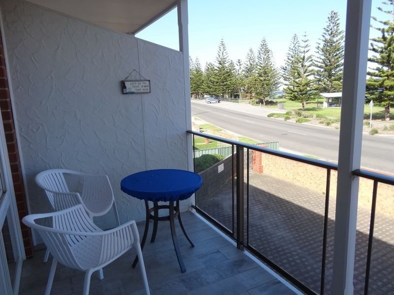 6/22 Esplanade, Victor Harbor SA 5211