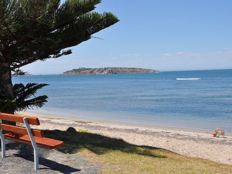 10 Oakham Street, Encounter Bay SA 5211